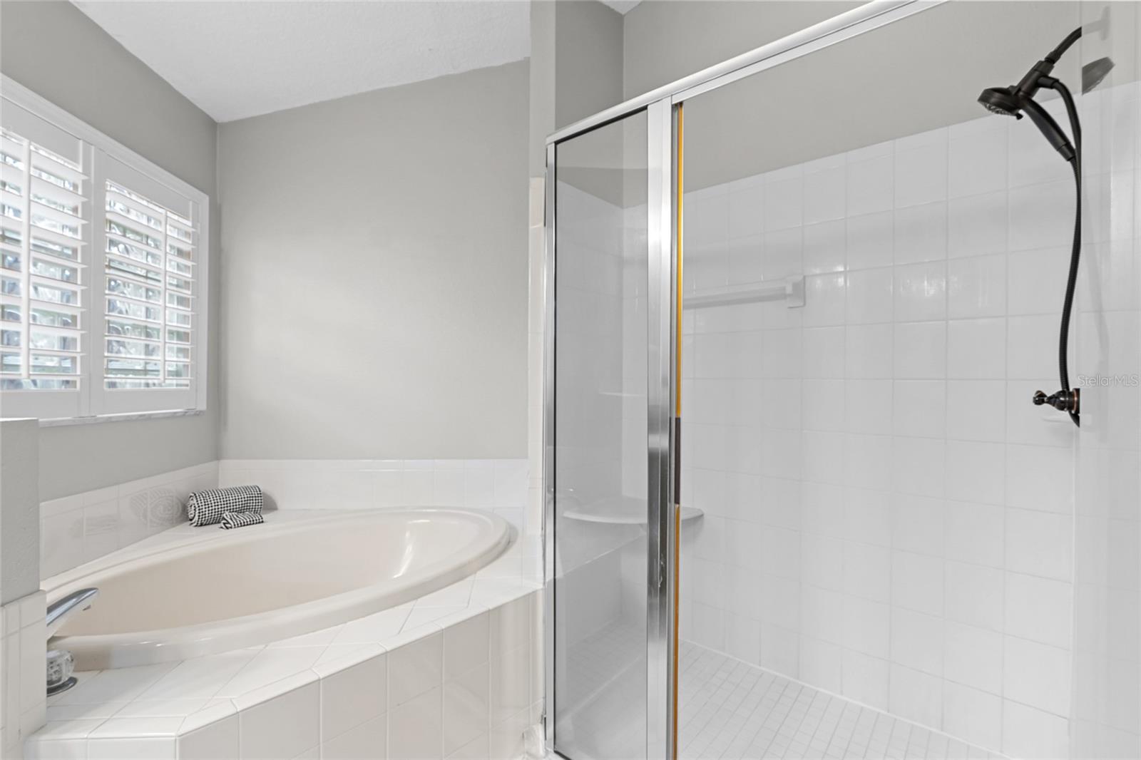 Image 27 of 61 For 6006 Chellas Court