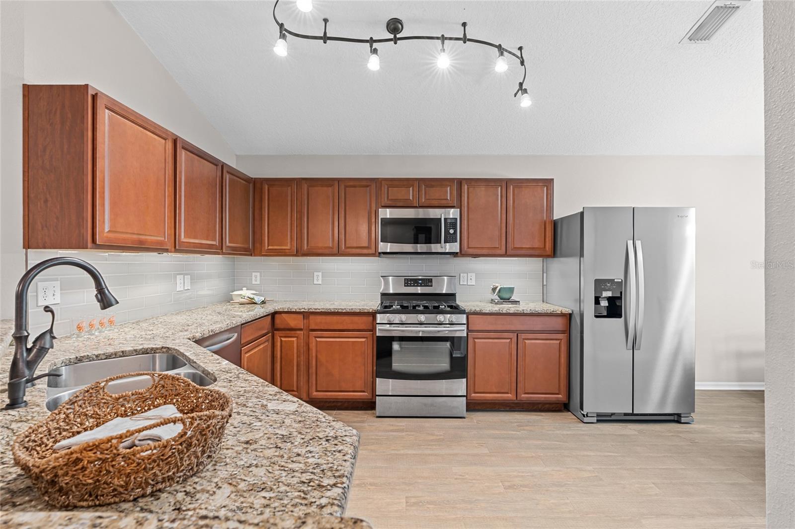 Image 9 of 61 For 6006 Chellas Court