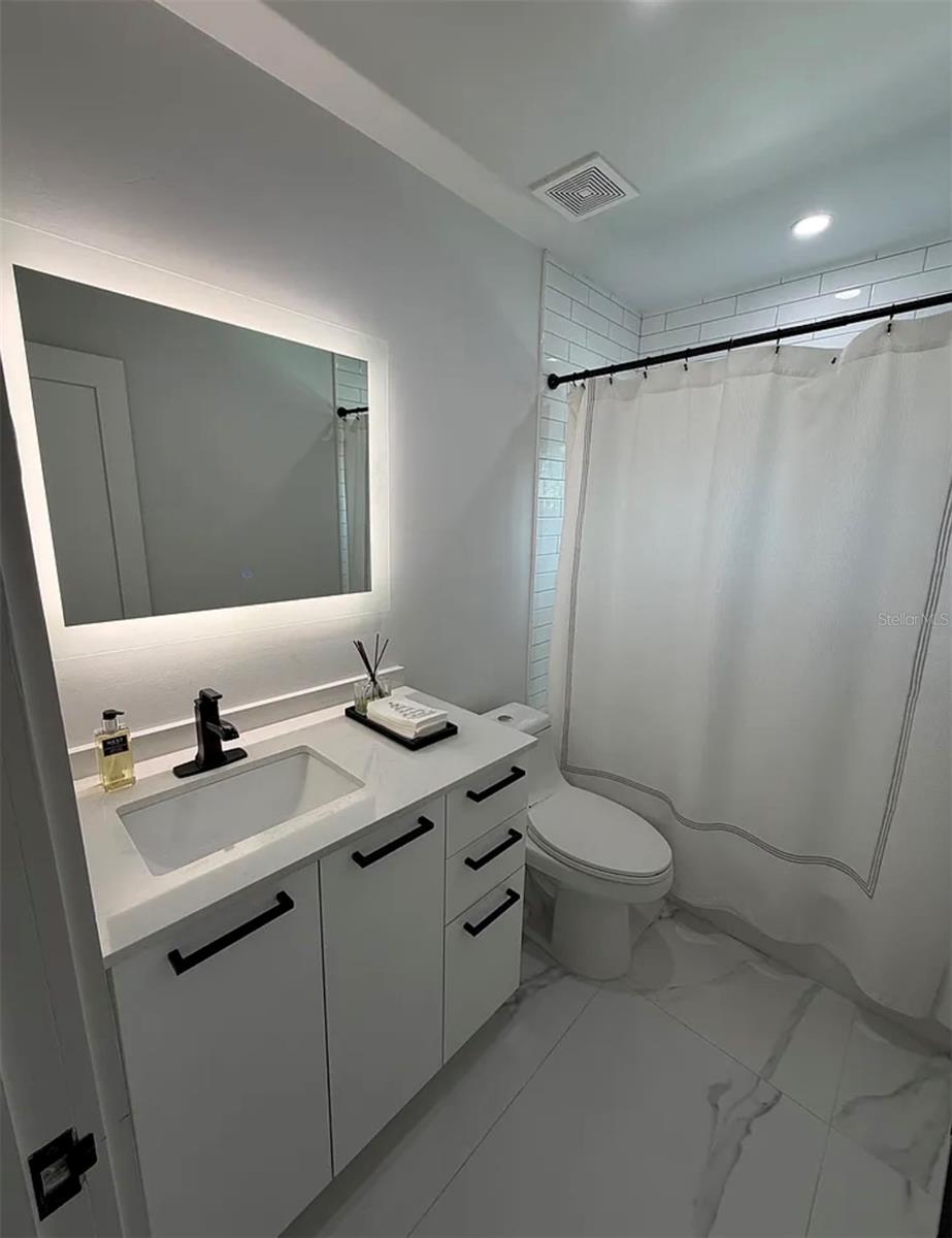 Image 12 of 19 For 1359 40th Avenue Ne