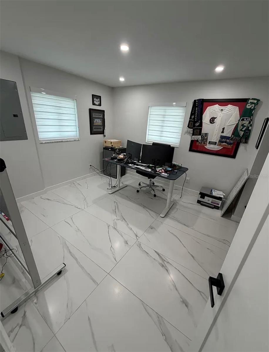 Image 13 of 19 For 1359 40th Avenue Ne