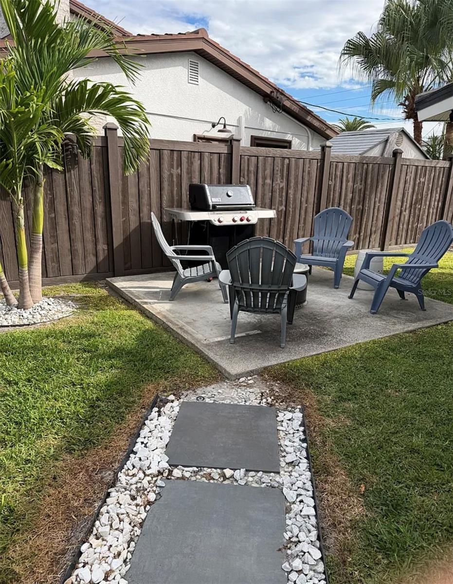 Image 16 of 19 For 1359 40th Avenue Ne