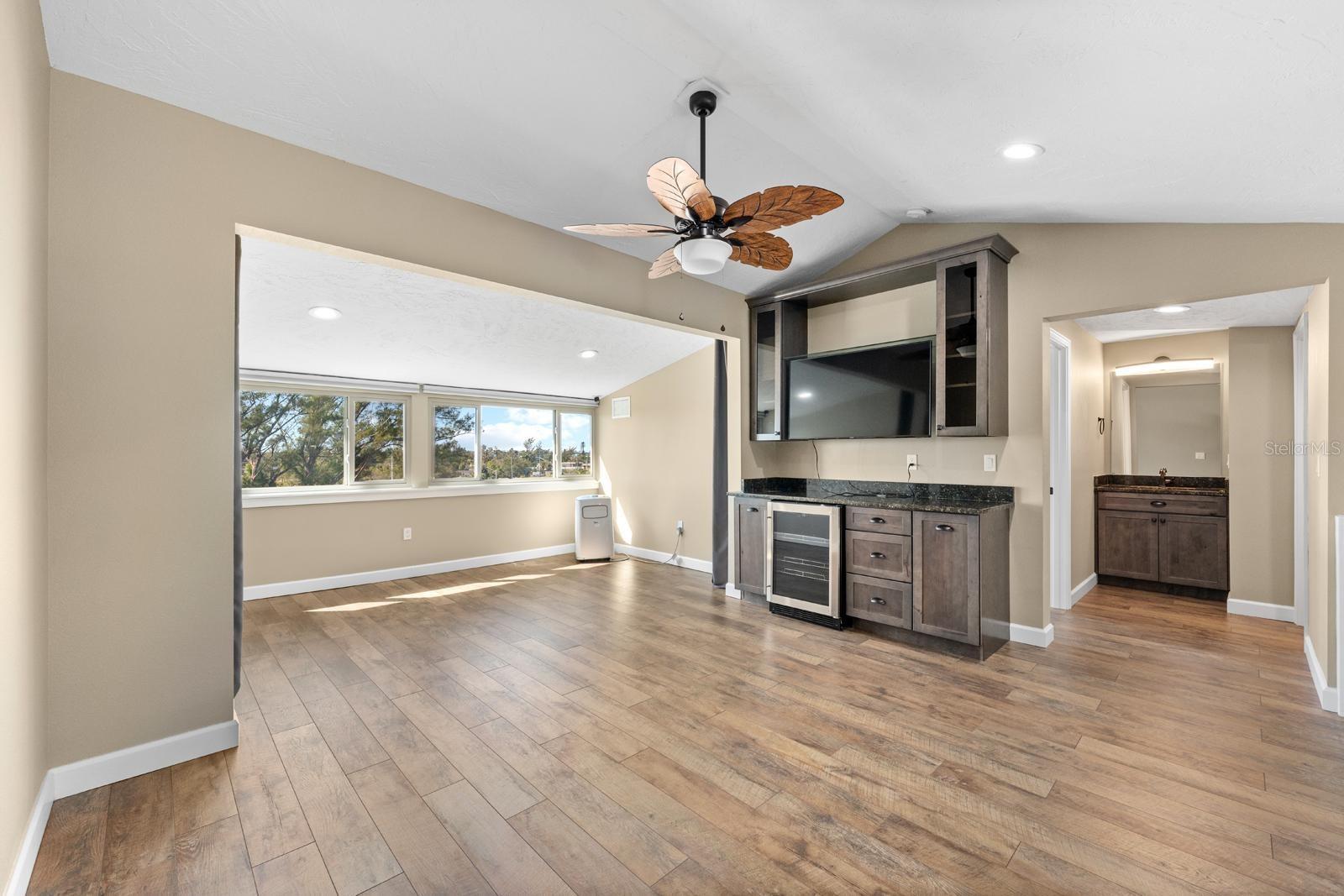 Image 20 of 39 For 9604 Cortez Road W 136