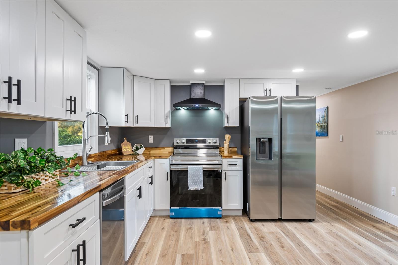 Image 24 of 41 For 6455 Cardinal Street