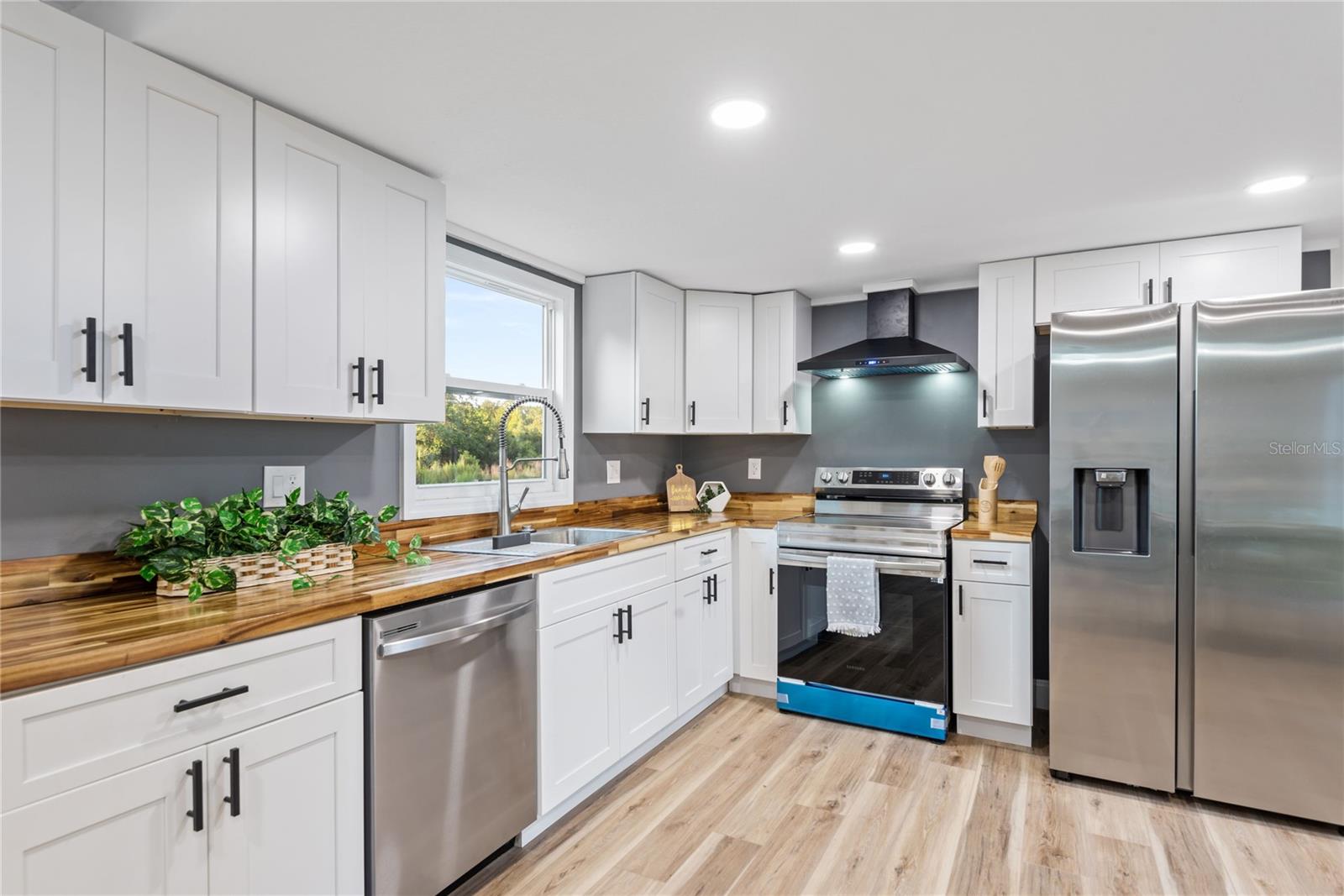 Image 25 of 41 For 6455 Cardinal Street