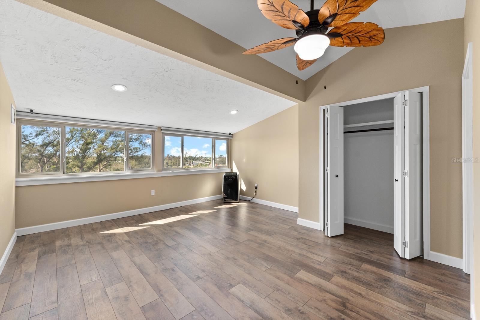 Image 23 of 39 For 9604 Cortez Road W 136