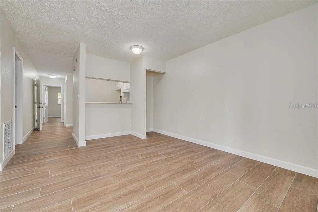 Image 13 of 24 For 7116-7120 Oakwood Drive