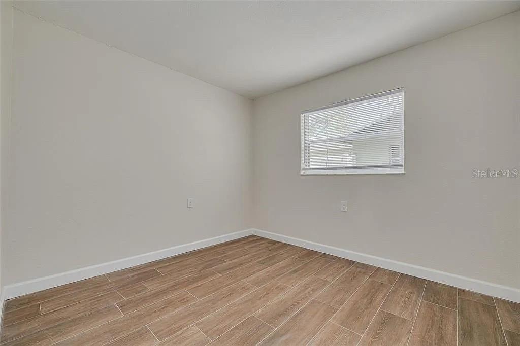 Image 16 of 24 For 7116-7120 Oakwood Drive