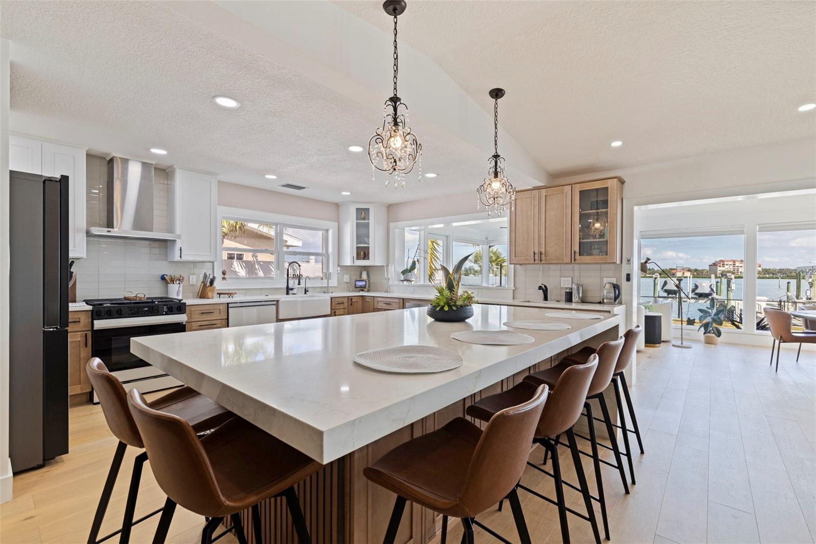 Image 15 of 51 For 7827 9th Avenue S