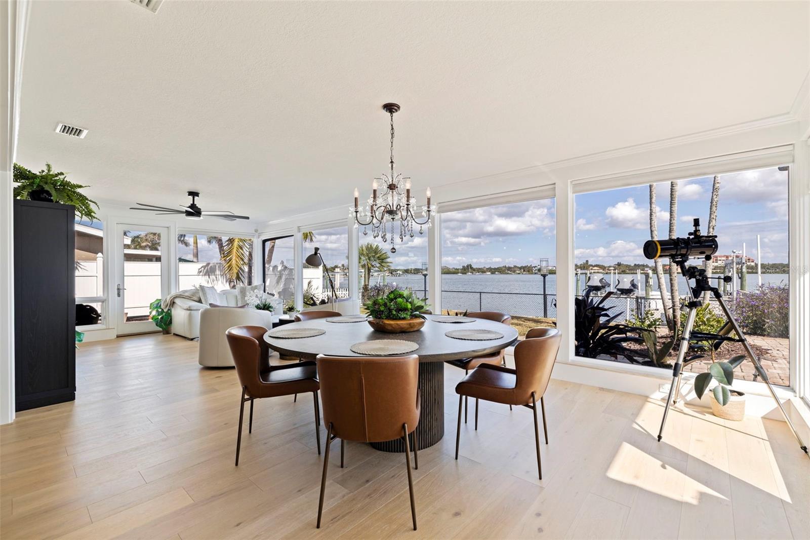 Image 22 of 51 For 7827 9th Avenue S