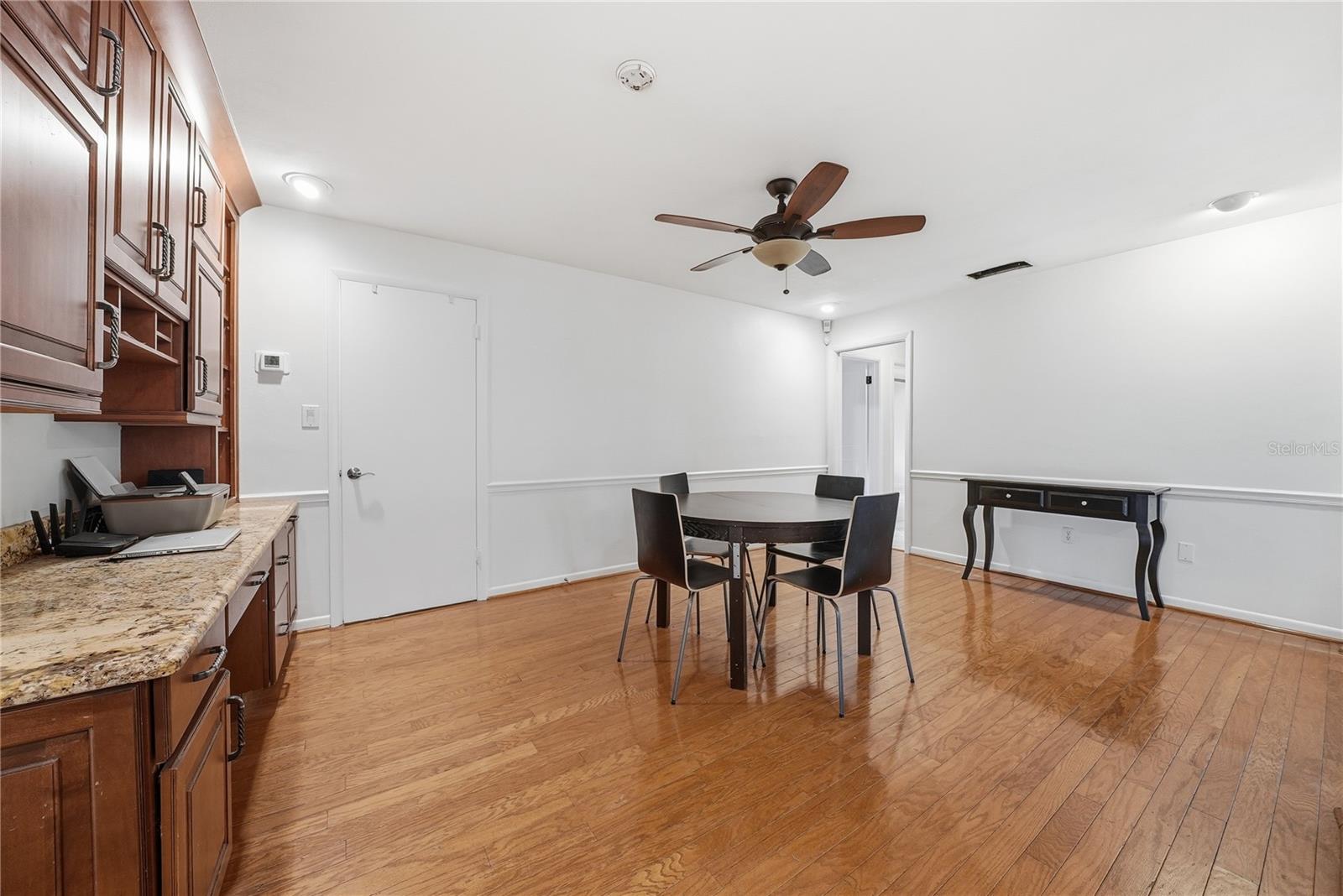 Image 23 of 60 For 1868 Juarez Way S