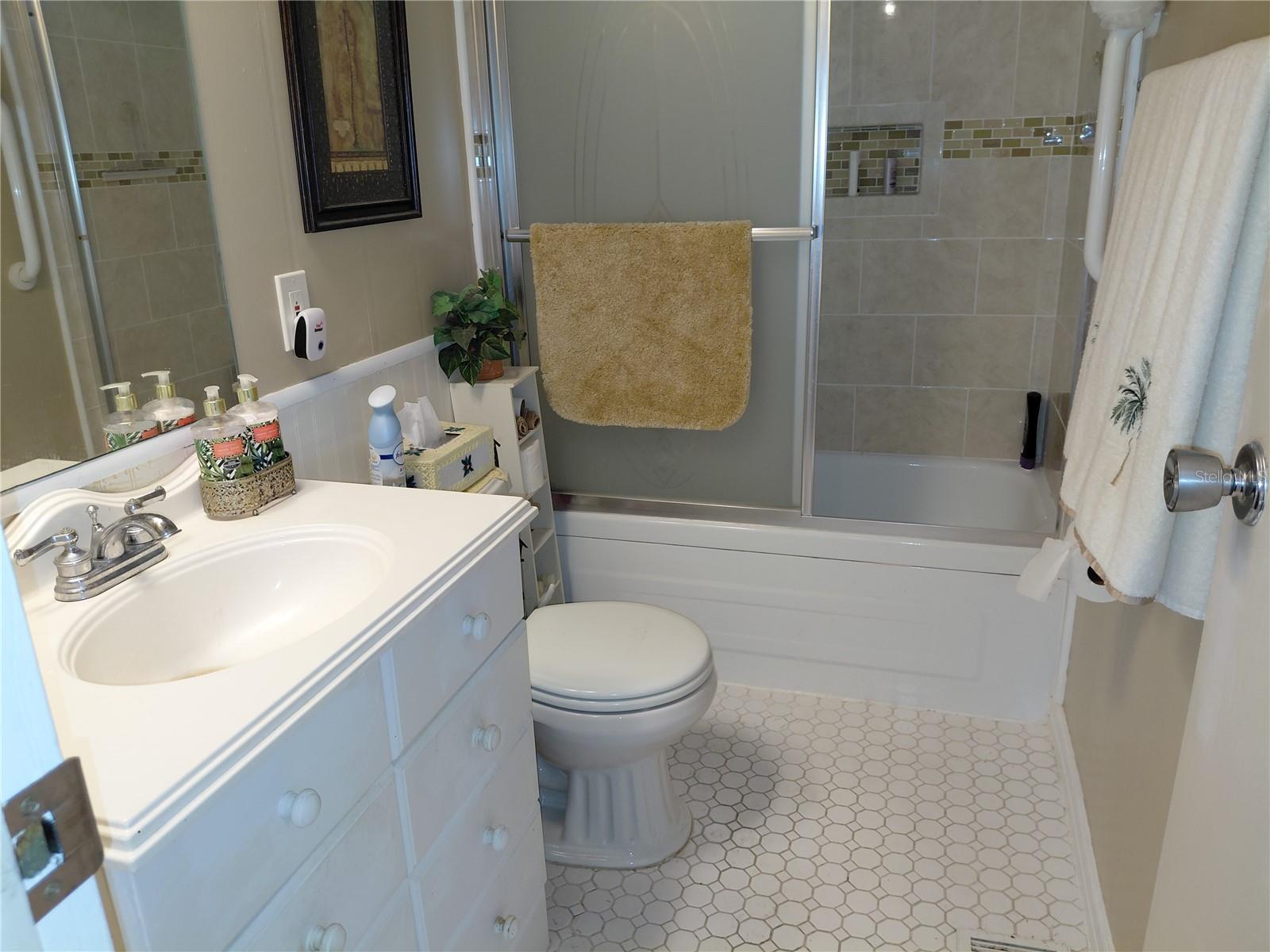 Image 13 of 43 For 2135 Waterview Drive