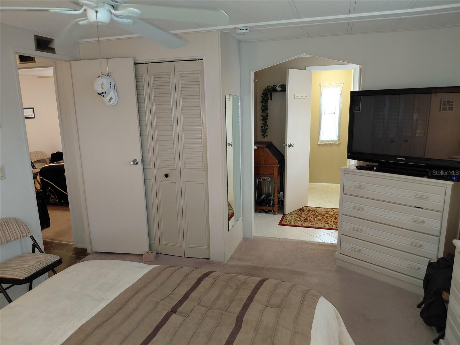 Image 18 of 43 For 2135 Waterview Drive