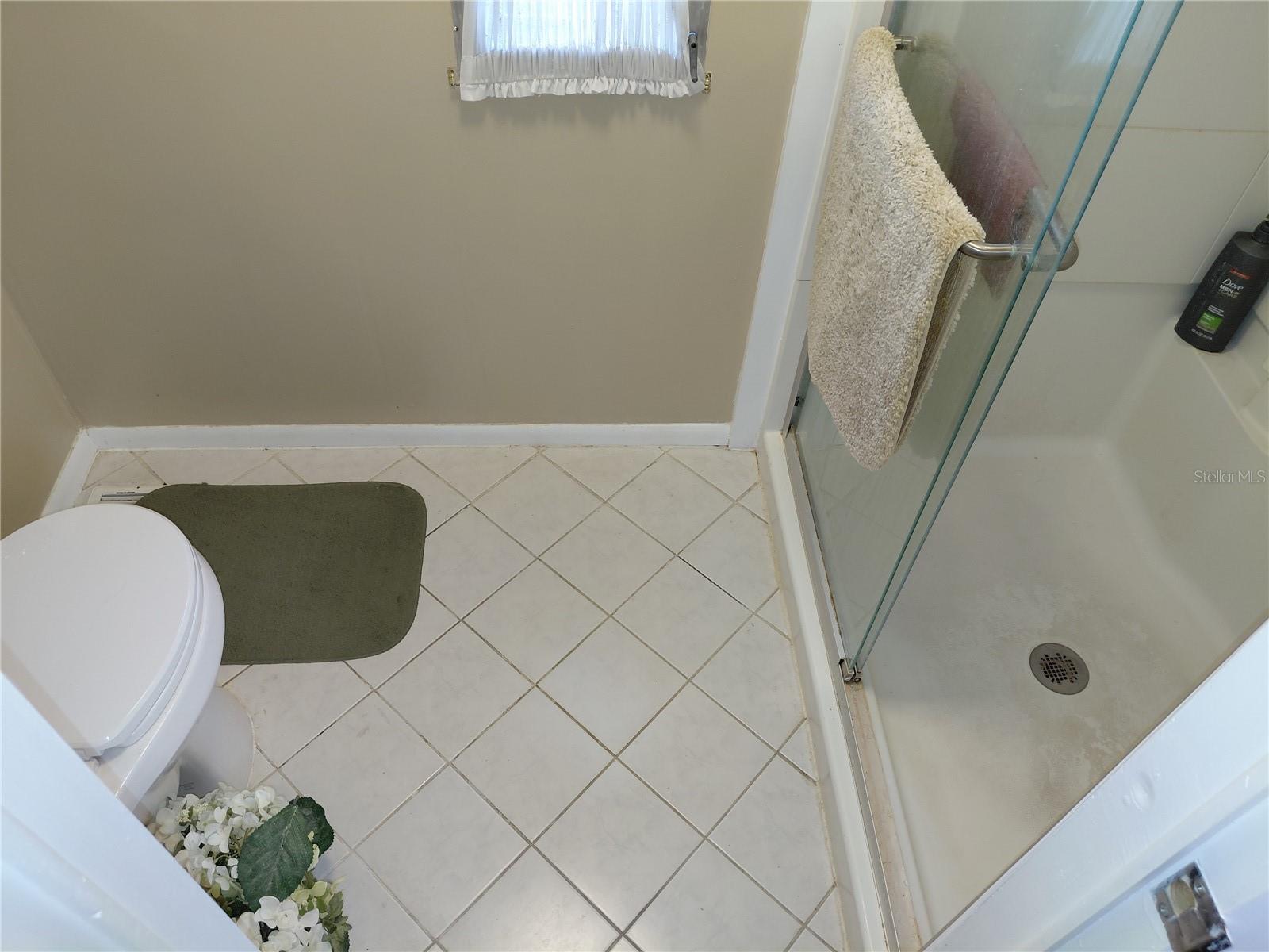 Image 21 of 43 For 2135 Waterview Drive