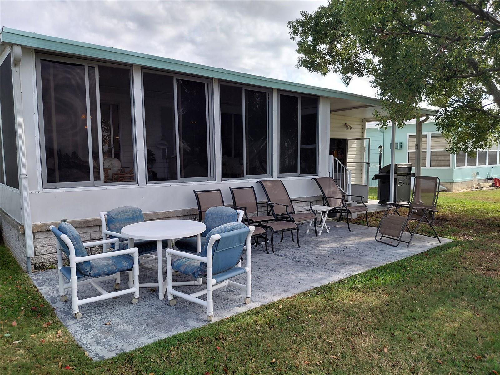 Image 23 of 43 For 2135 Waterview Drive