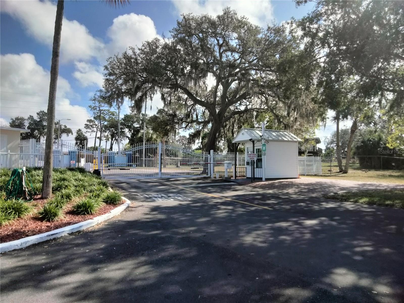 Image 39 of 43 For 2135 Waterview Drive