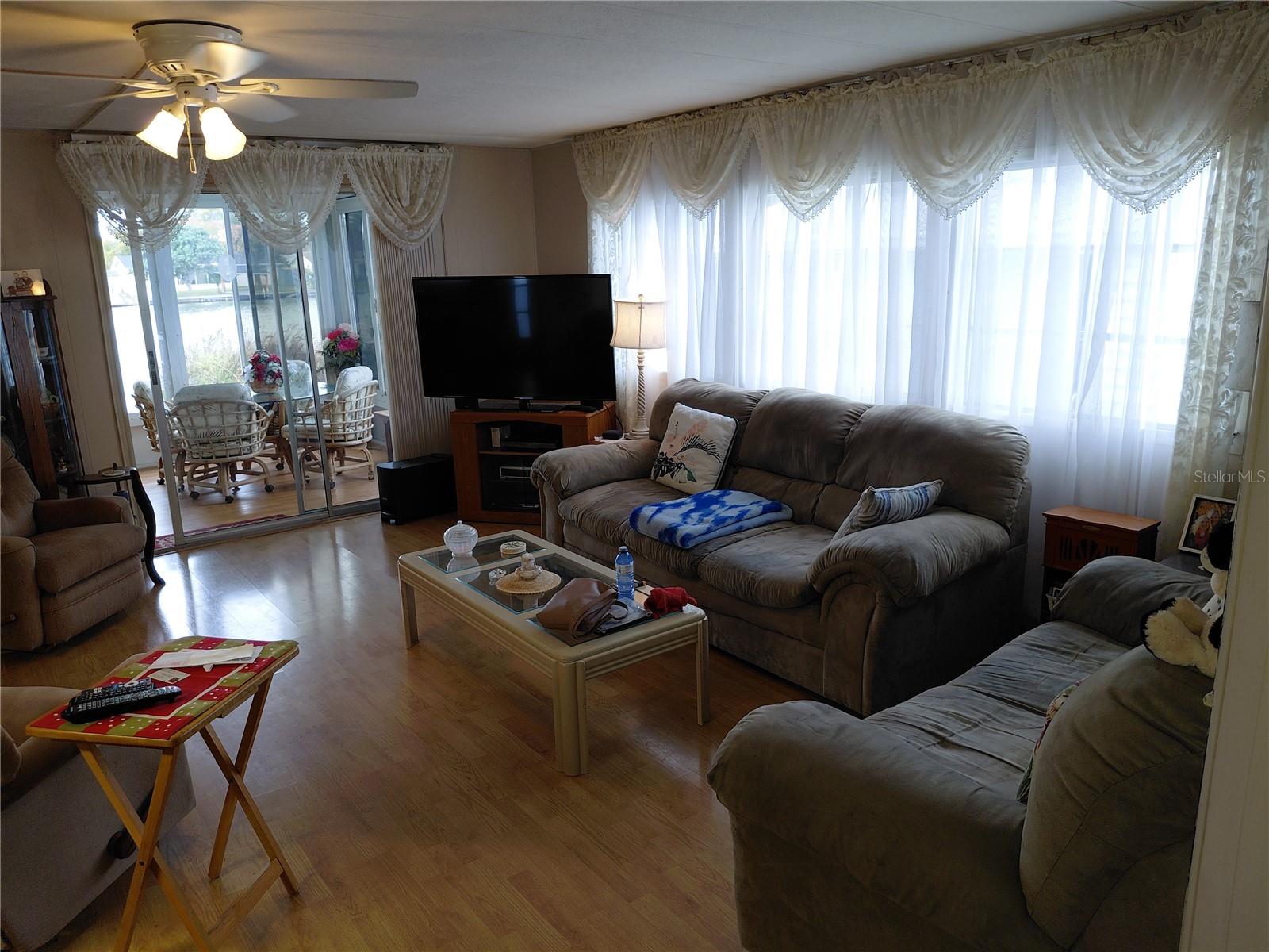 Image 6 of 43 For 2135 Waterview Drive