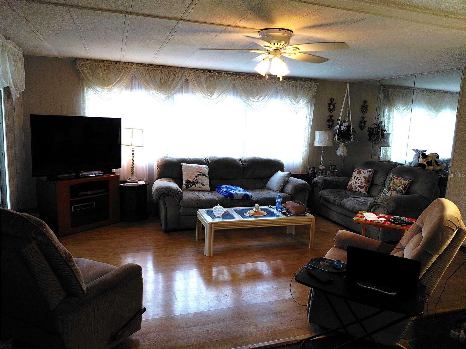 Image 7 of 43 For 2135 Waterview Drive