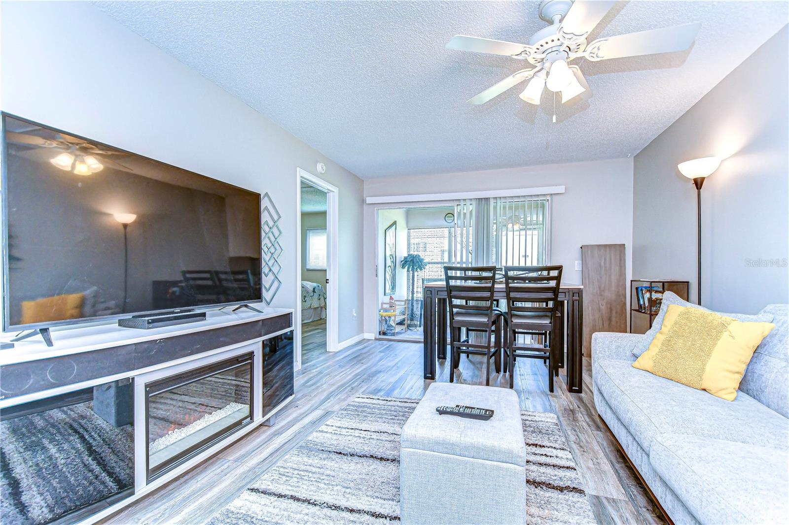 Image 12 of 39 For 13870 Oakwood Lane