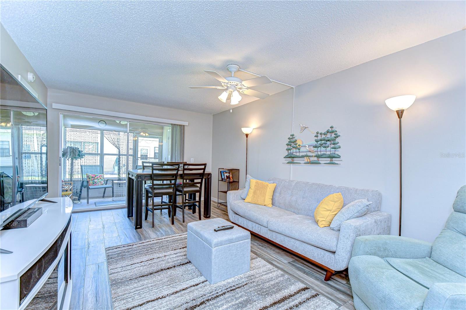 Image 13 of 39 For 13870 Oakwood Lane