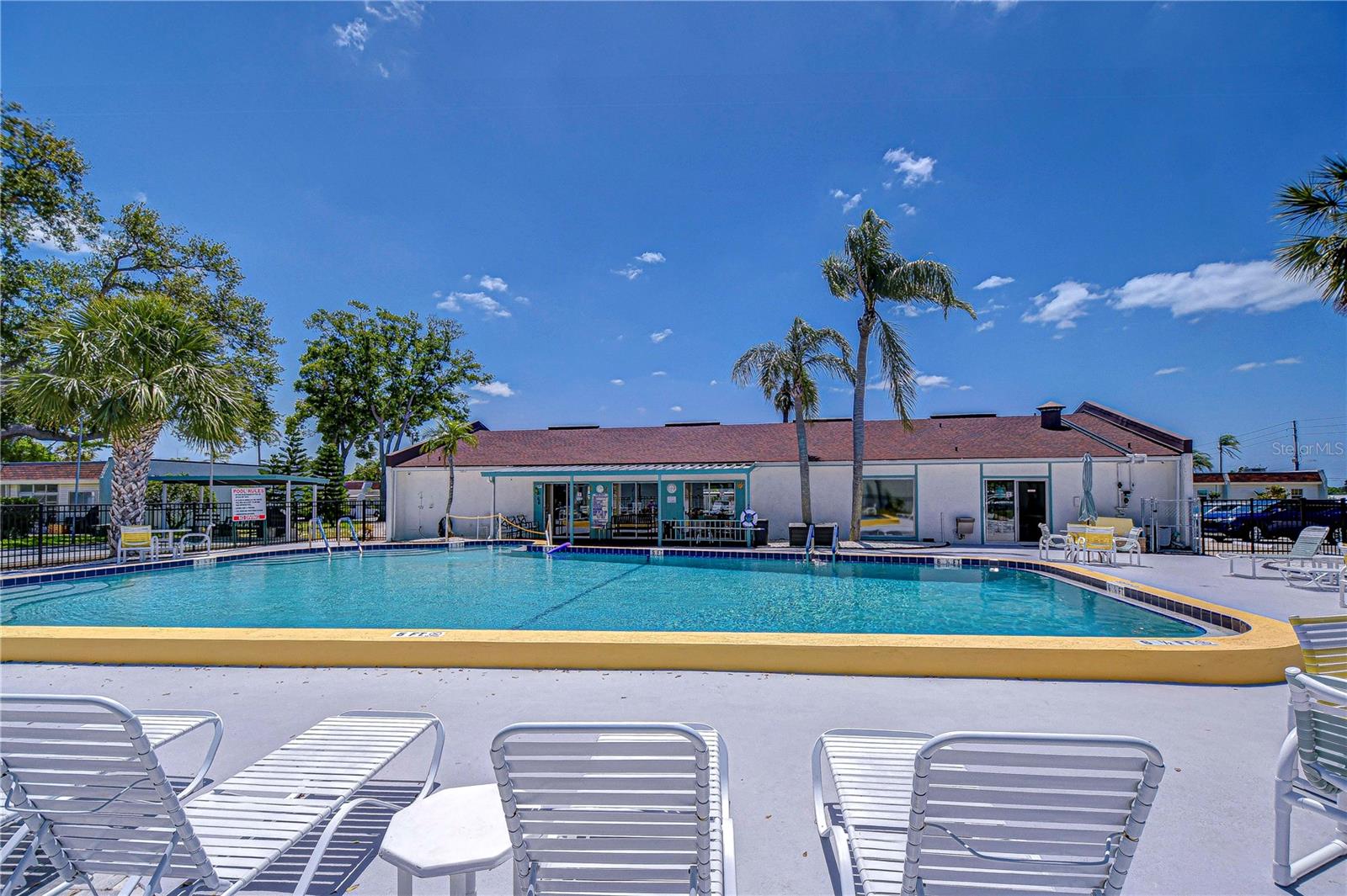 Image 2 of 39 For 13870 Oakwood Lane