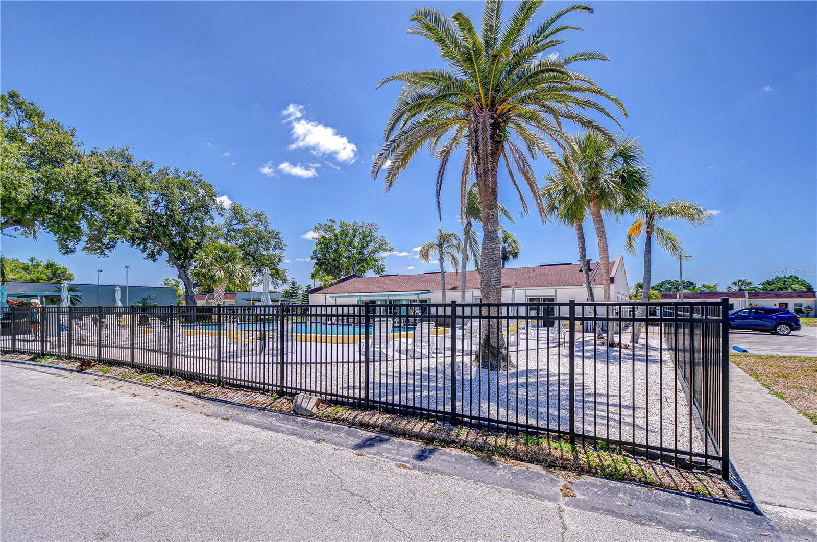 Image 32 of 39 For 13870 Oakwood Lane