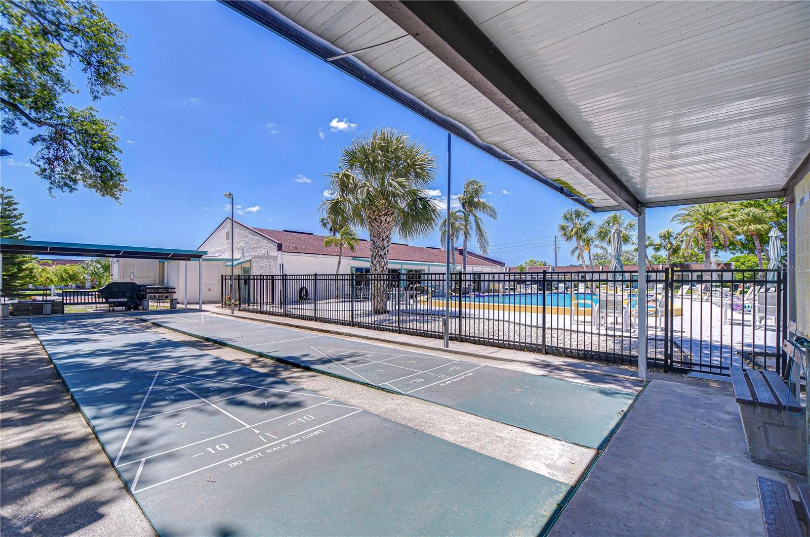 Image 33 of 39 For 13870 Oakwood Lane