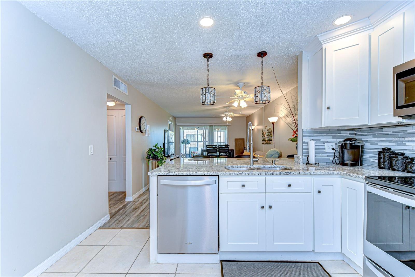 Image 7 of 39 For 13870 Oakwood Lane