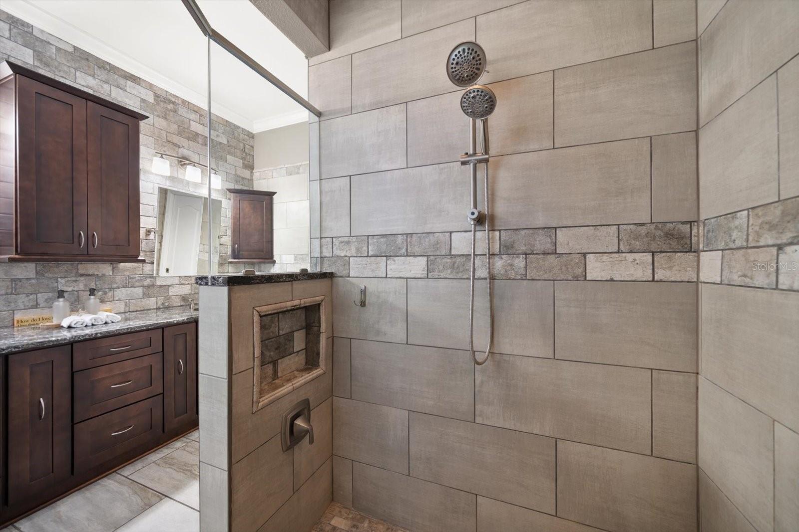 Image 23 of 50 For 2712 Abbey Grove Drive