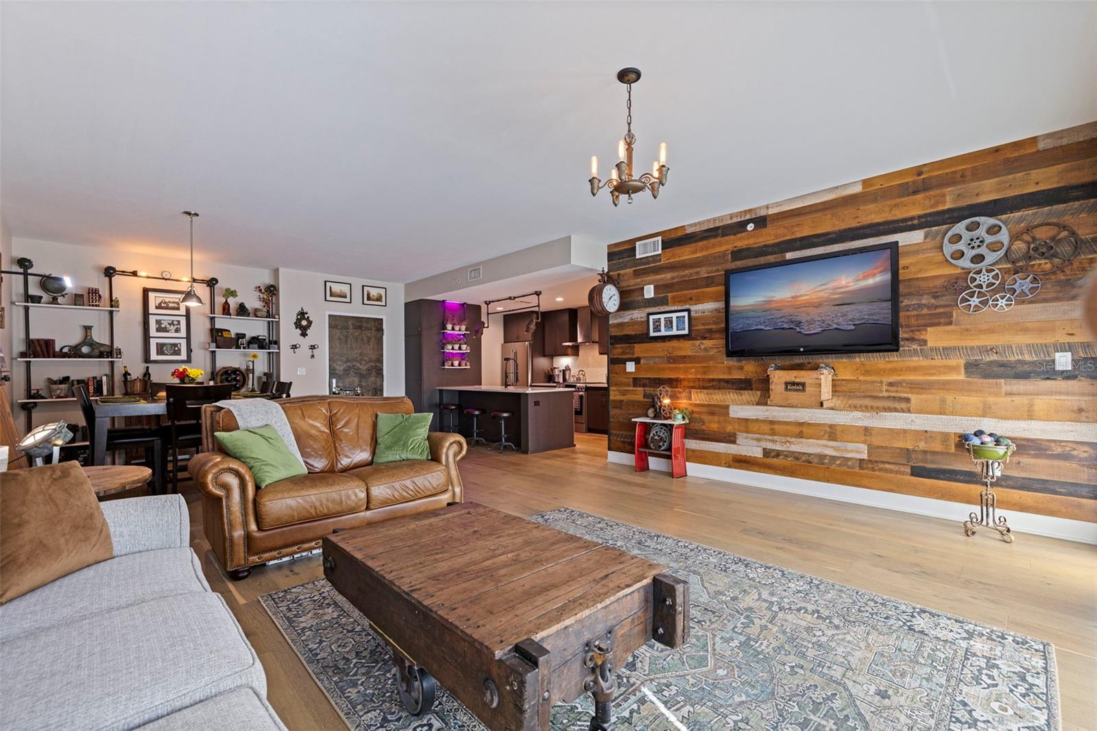 Image 11 of 44 For 199 Dali Boulevard 402