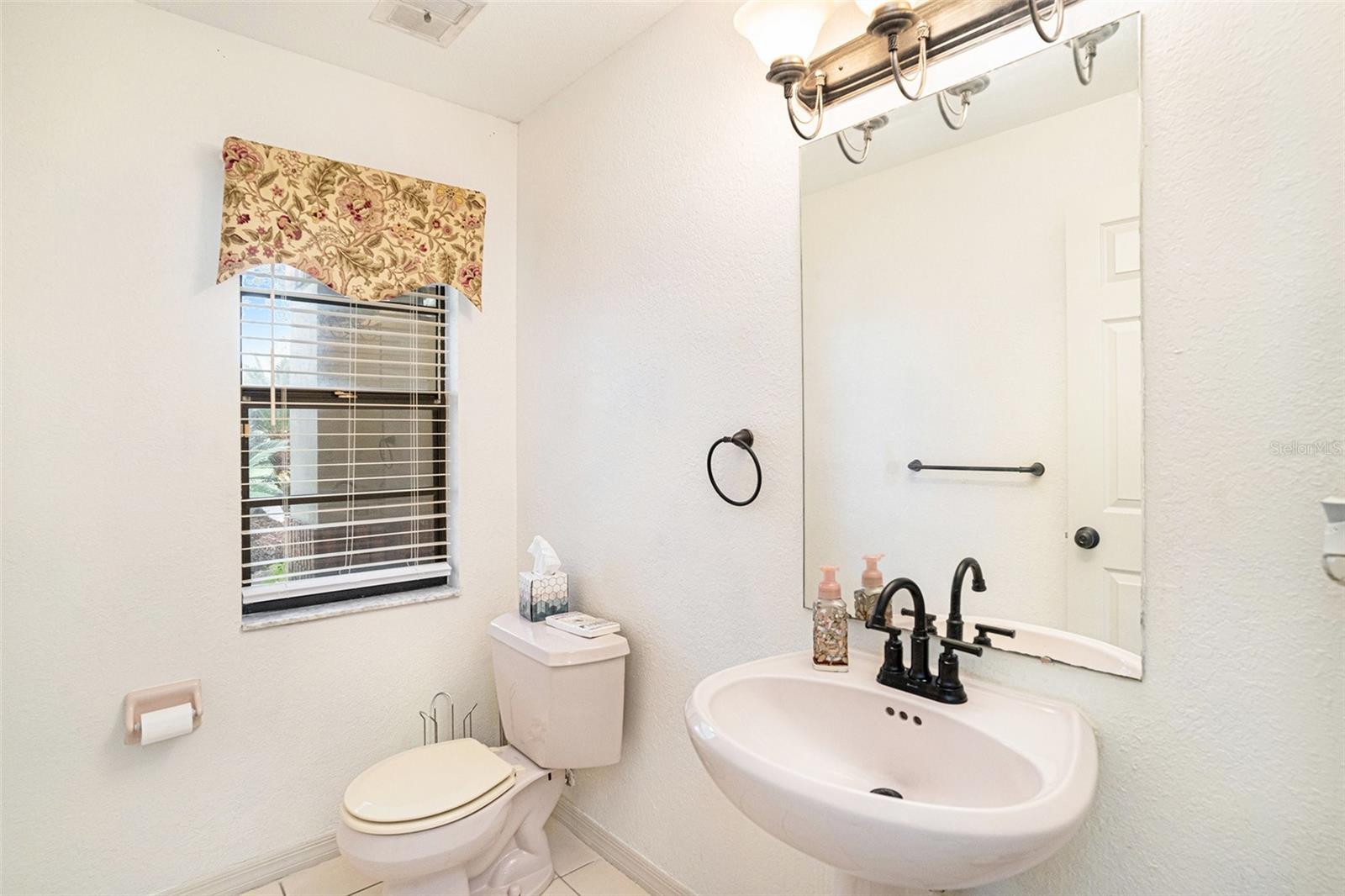 Image 13 of 32 For 1619 Palace Court