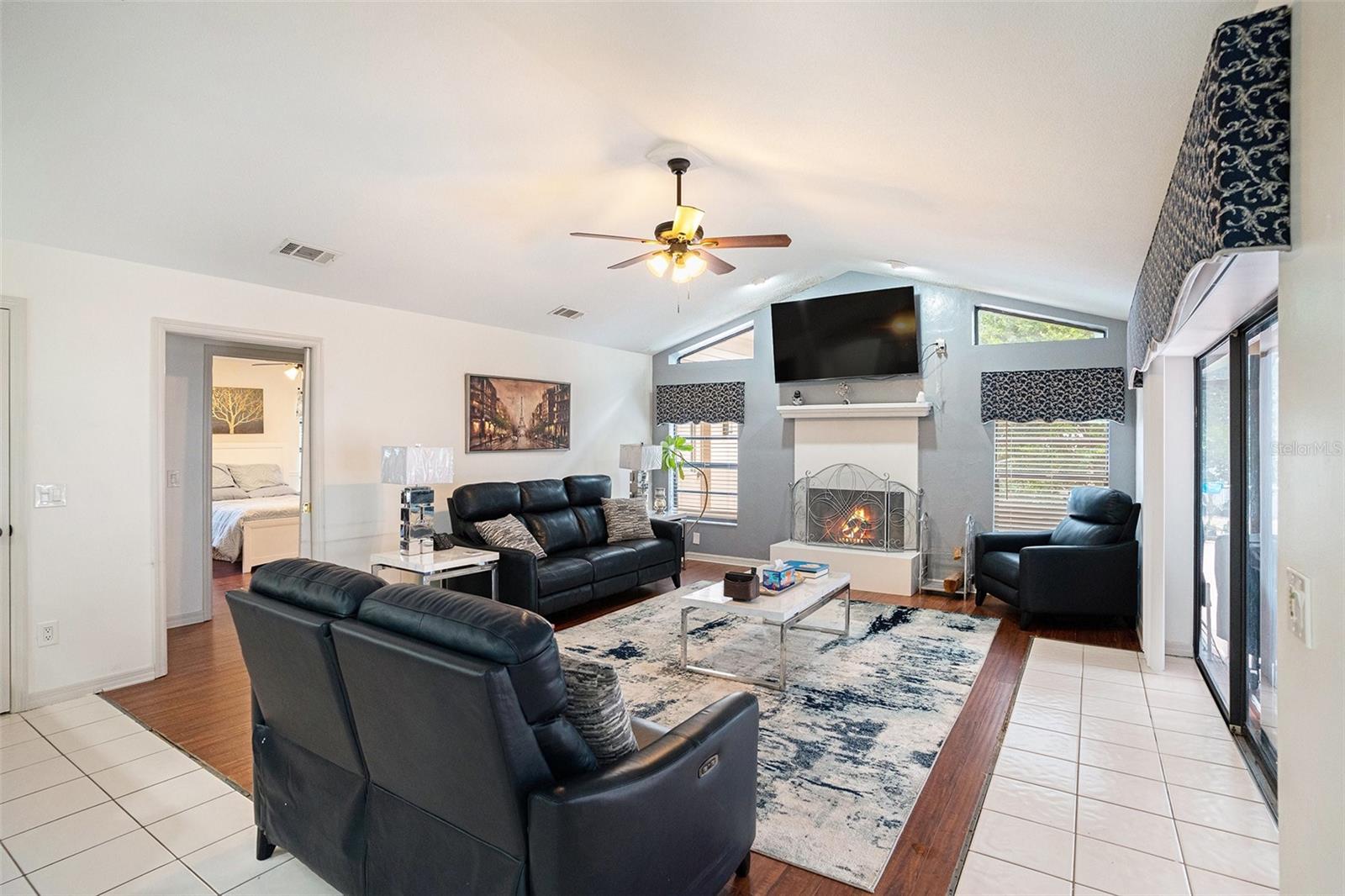 Image 5 of 32 For 1619 Palace Court