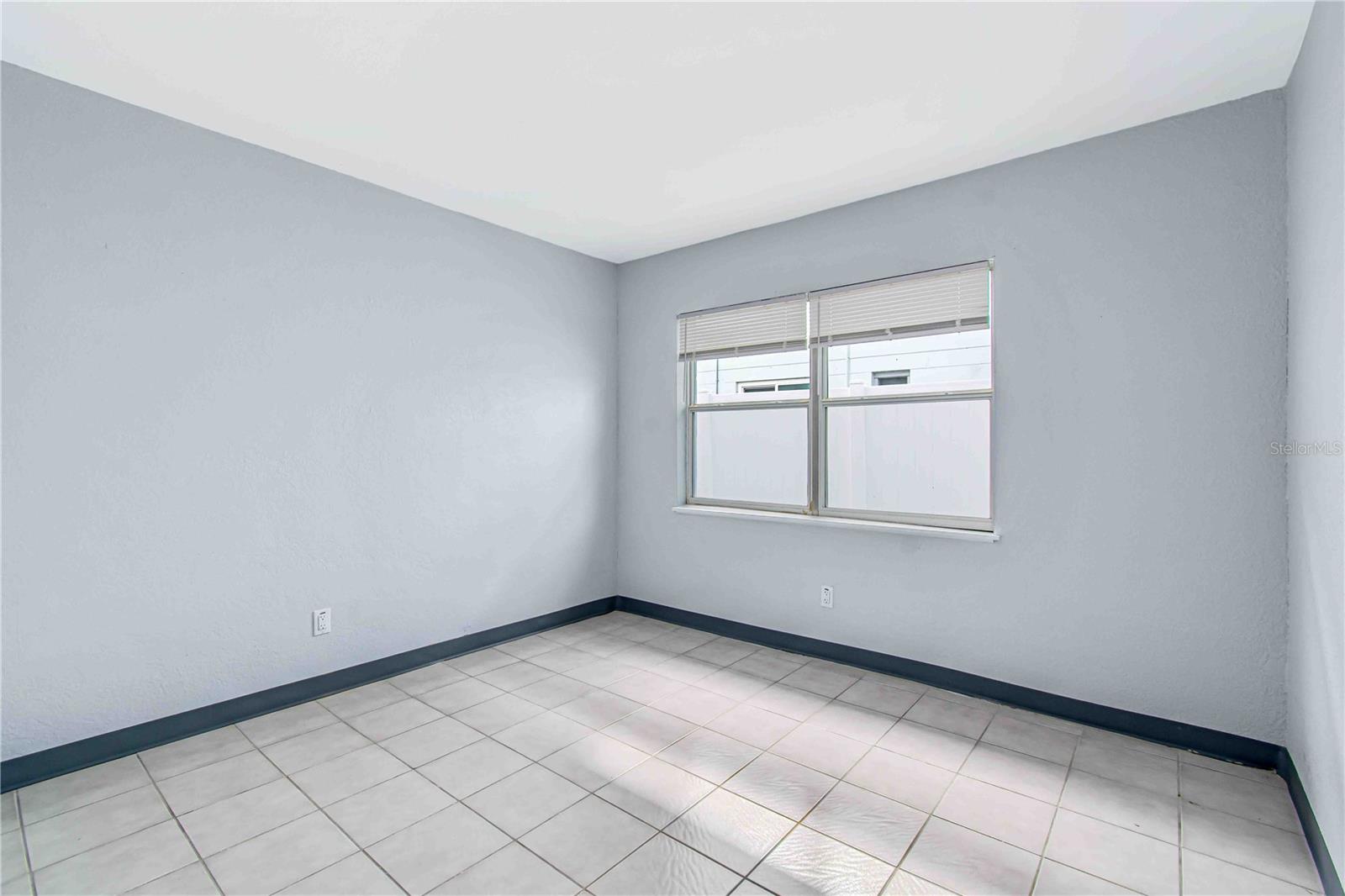 Image 12 of 28 For 140 112th Avenue N 5