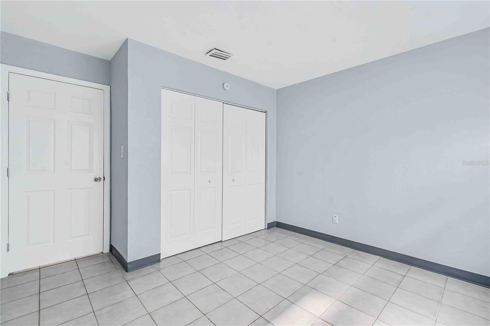 Image 13 of 28 For 140 112th Avenue N 5