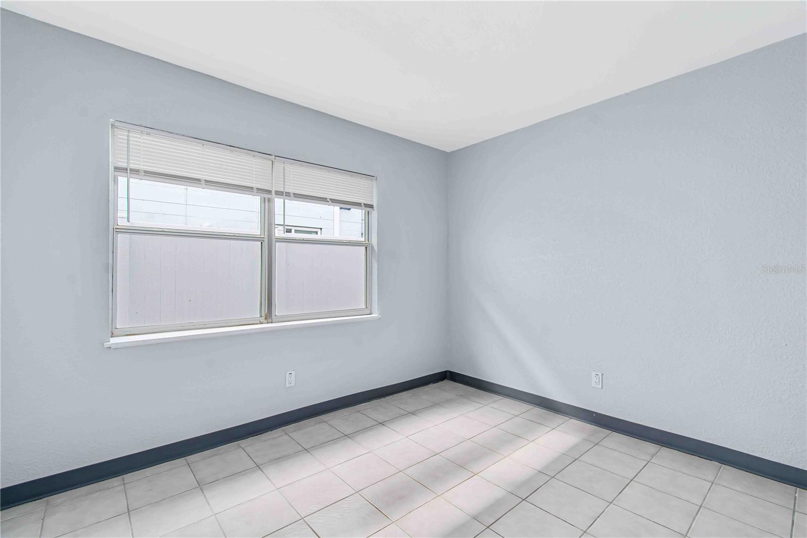 Image 15 of 28 For 140 112th Avenue N 5