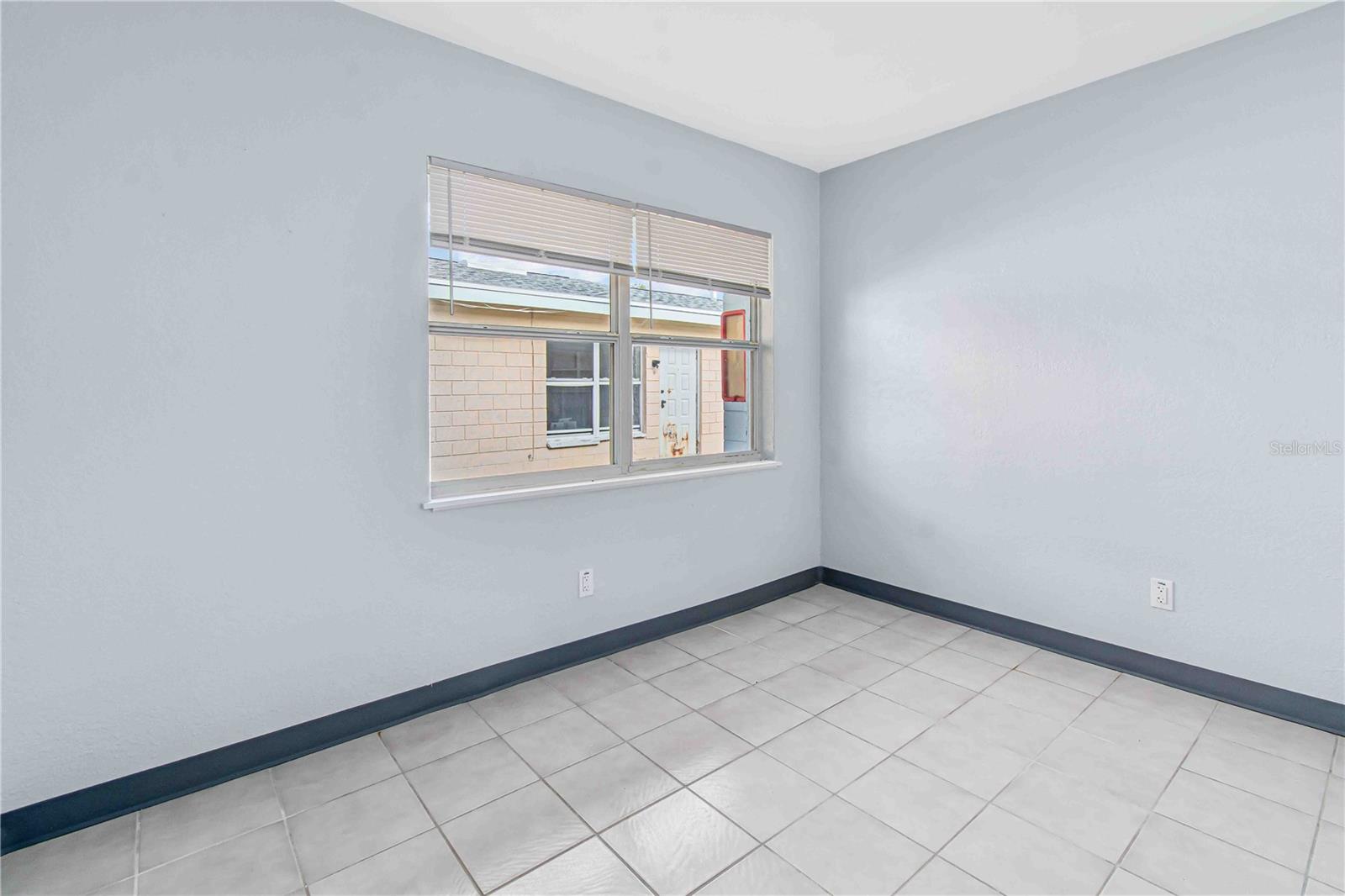 Image 18 of 28 For 140 112th Avenue N 5