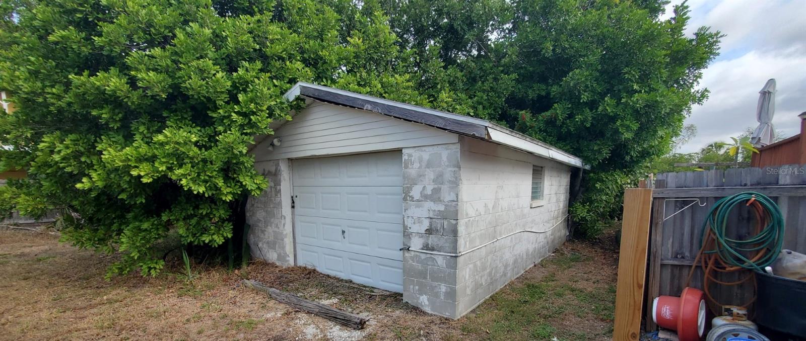 Listing photo id 10 for 209 Canal Street