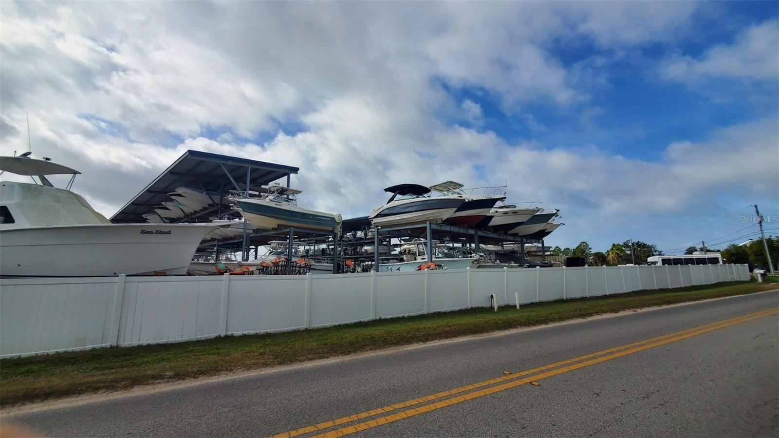 Listing photo id 20 for 209 Canal Street