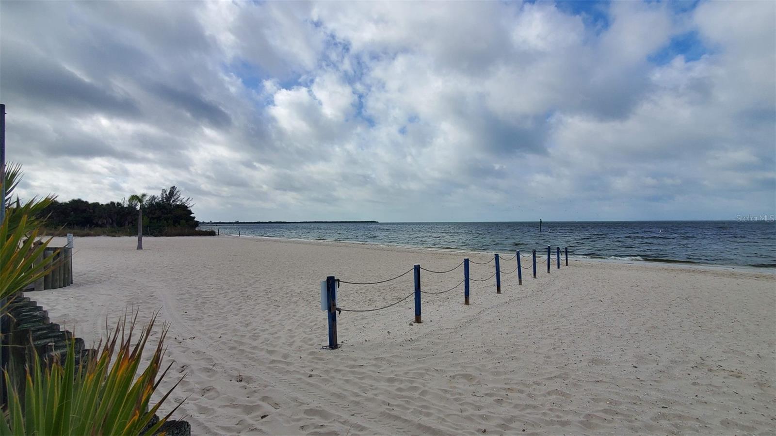 Listing photo id 28 for 209 Canal Street