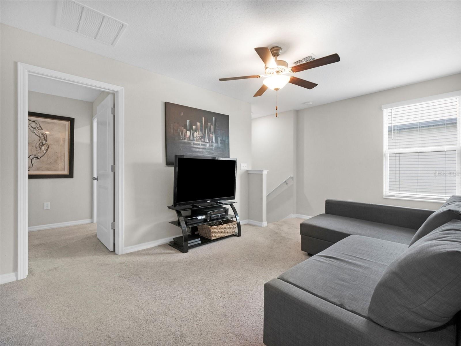 Image 11 of 26 For 6959 King Creek Drive