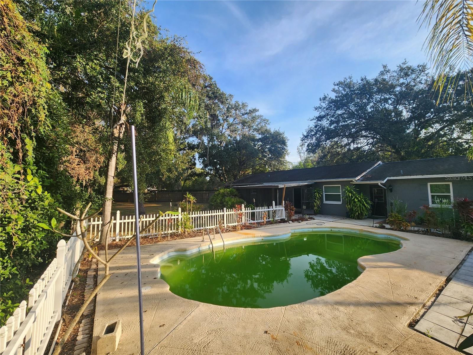 Image 38 of 49 For 820 Crenshaw Lake Road