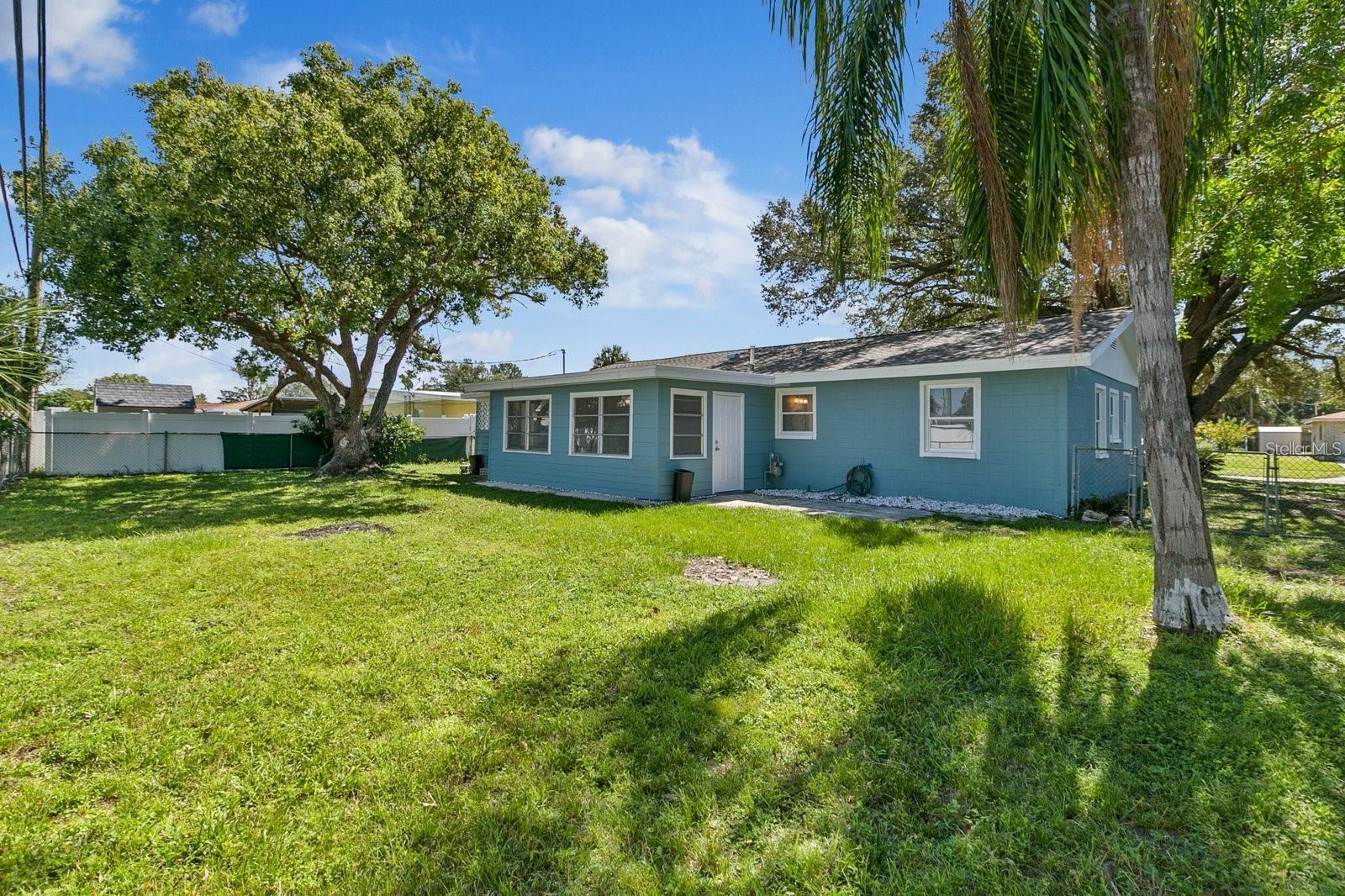 Image 3 of 33 For 7173 Darien Way