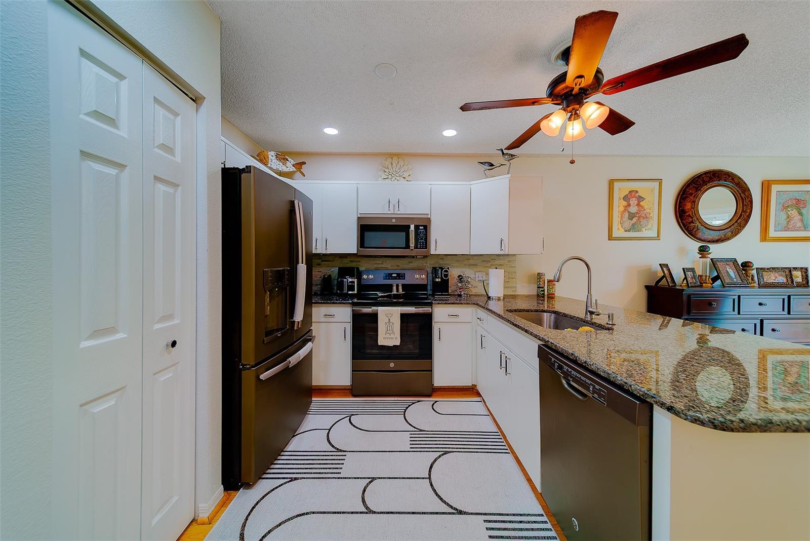 Image 12 of 46 For 2019 Utopian Drive W 204