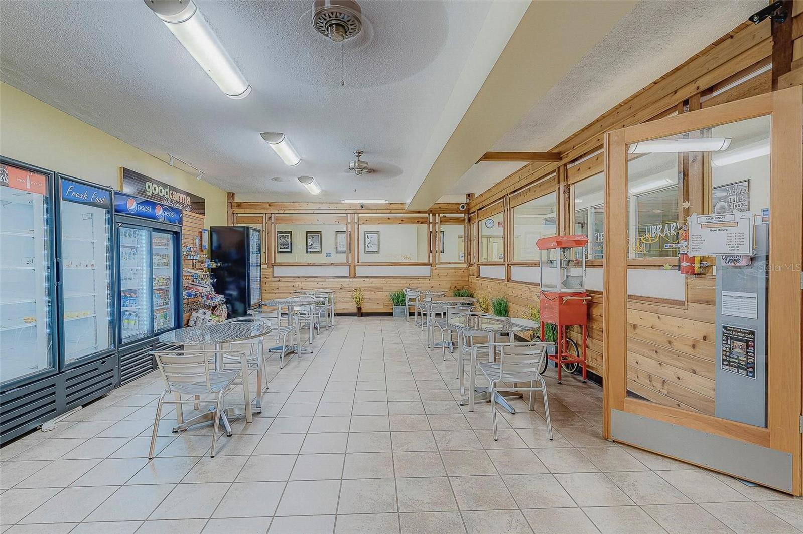 Image 45 of 46 For 2019 Utopian Drive W 204