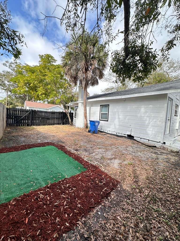 Image 11 of 41 For 2100 Auburn Street S