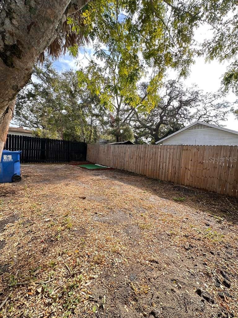 Image 13 of 41 For 2100 Auburn Street S