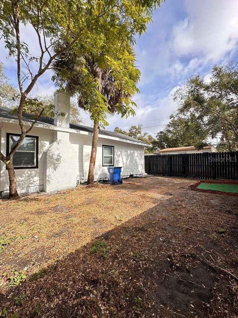 Image 14 of 41 For 2100 Auburn Street S