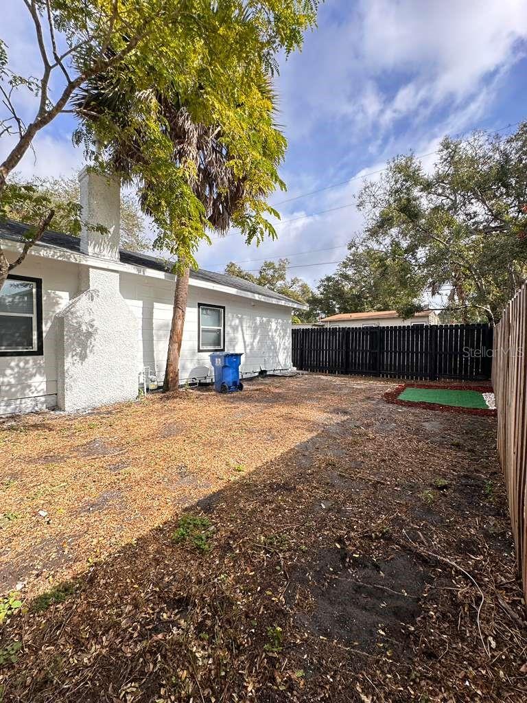 Image 15 of 41 For 2100 Auburn Street S