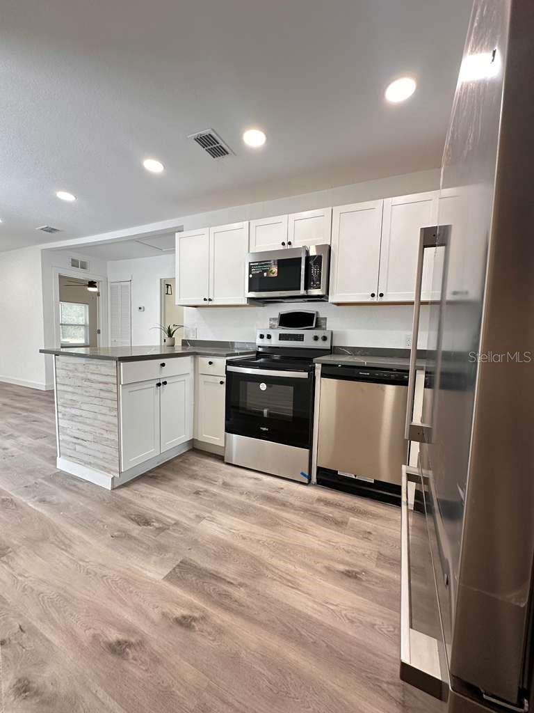 Image 16 of 41 For 2100 Auburn Street S