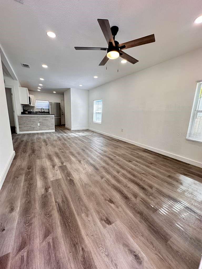 Image 18 of 41 For 2100 Auburn Street S