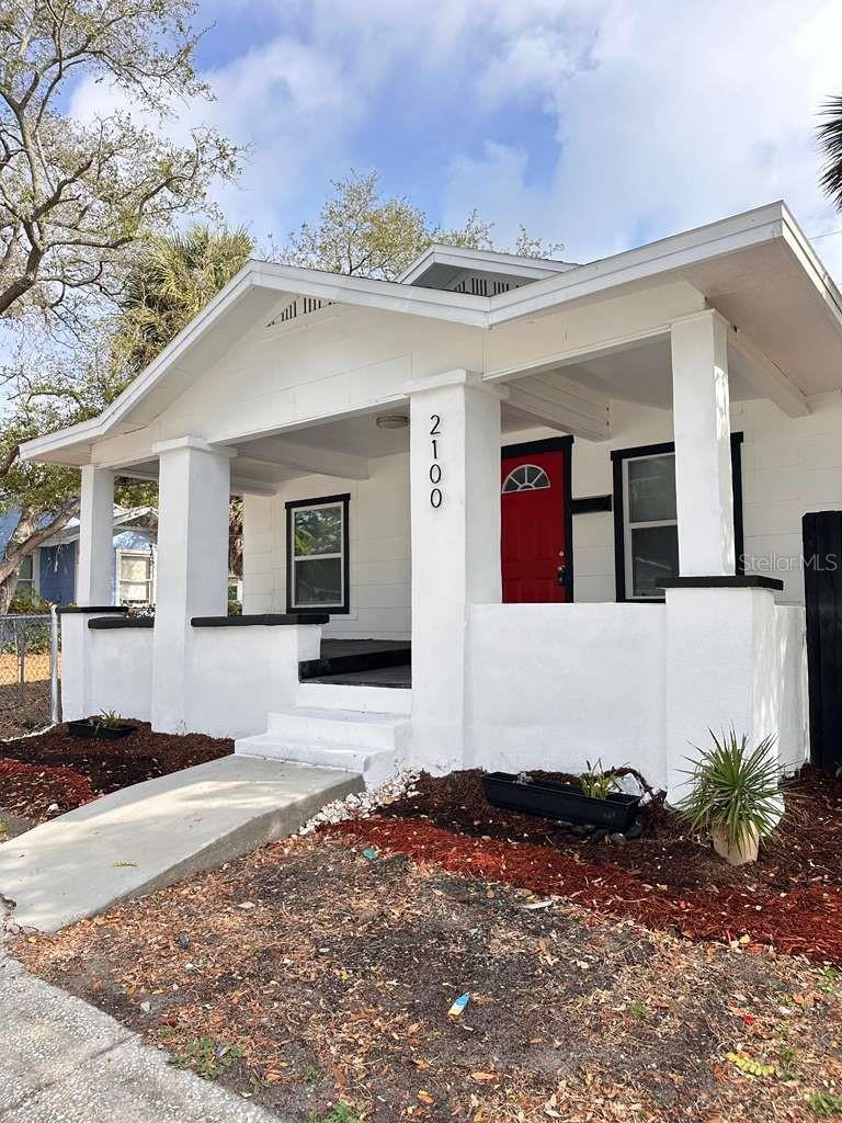 Image 2 of 41 For 2100 Auburn Street S